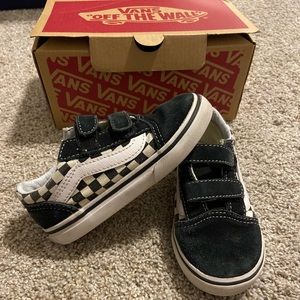 Vans sneakers for toddler. Size 8.